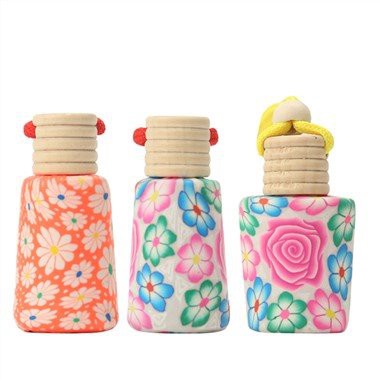 زجاجة عطر السيارة معلقة