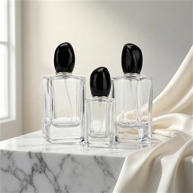 زجاجات عطر مختلفة