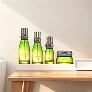 عبوات مستحضرات التجميل الزجاجية المعاد تدويرها